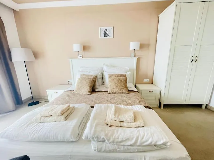 Sophia Apartment - Free Parking Varna Bulgaria
